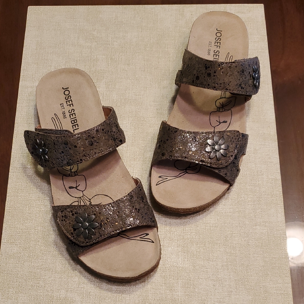 Josef Seibel Bronze Floral Women's Sandals..Size 8 1/2